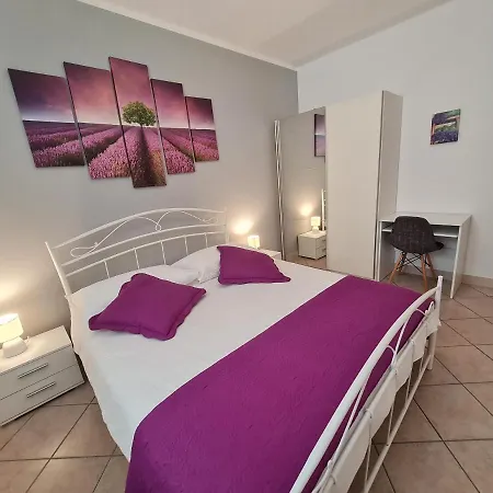 En Apartment *